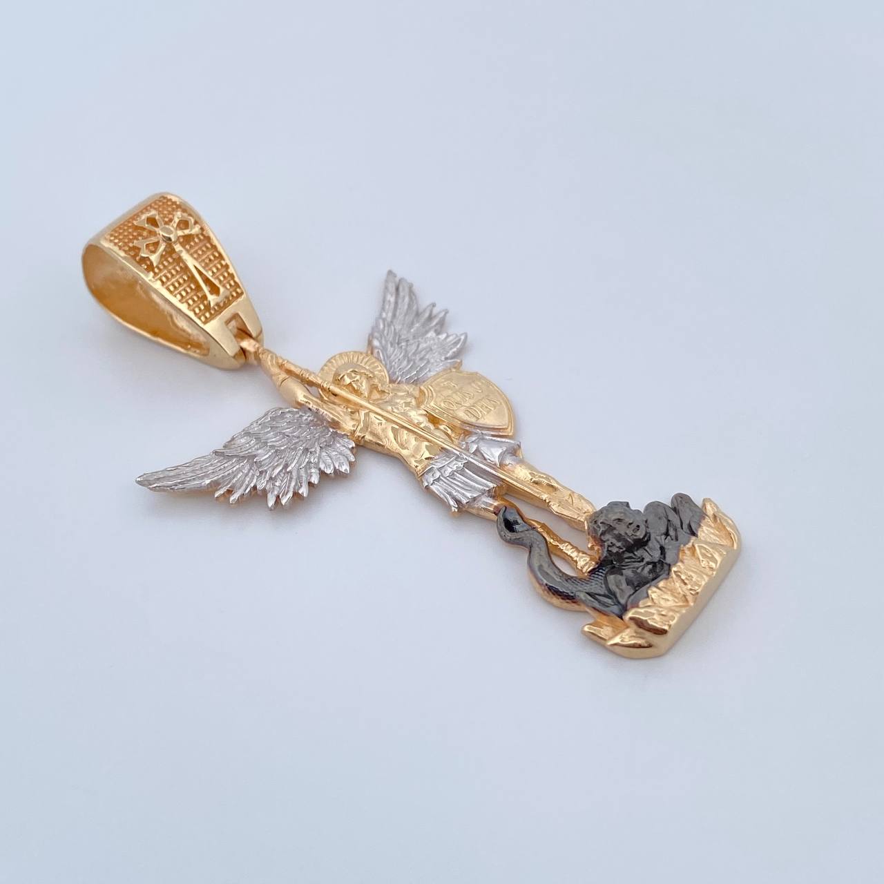 Dije San Miguel Arcangel 10.15gr / 5.3cm /  Tres Oros 18K $