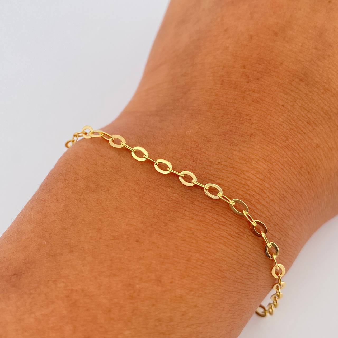 Pulso Aro Seguido 1.5gr / 18.3cm / 2.3mm Oro Amarillo 18K $