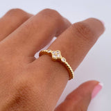 Anillo Trebol Esferas 1.75gr / T5 1/4 / Circones Blancos Oro Amarillo 18K $