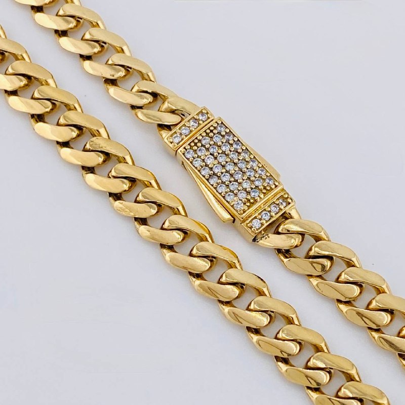 Cadena Cubana 30.9 g / 60.9 cm / 7.1 mm Oro Amarillo 18K