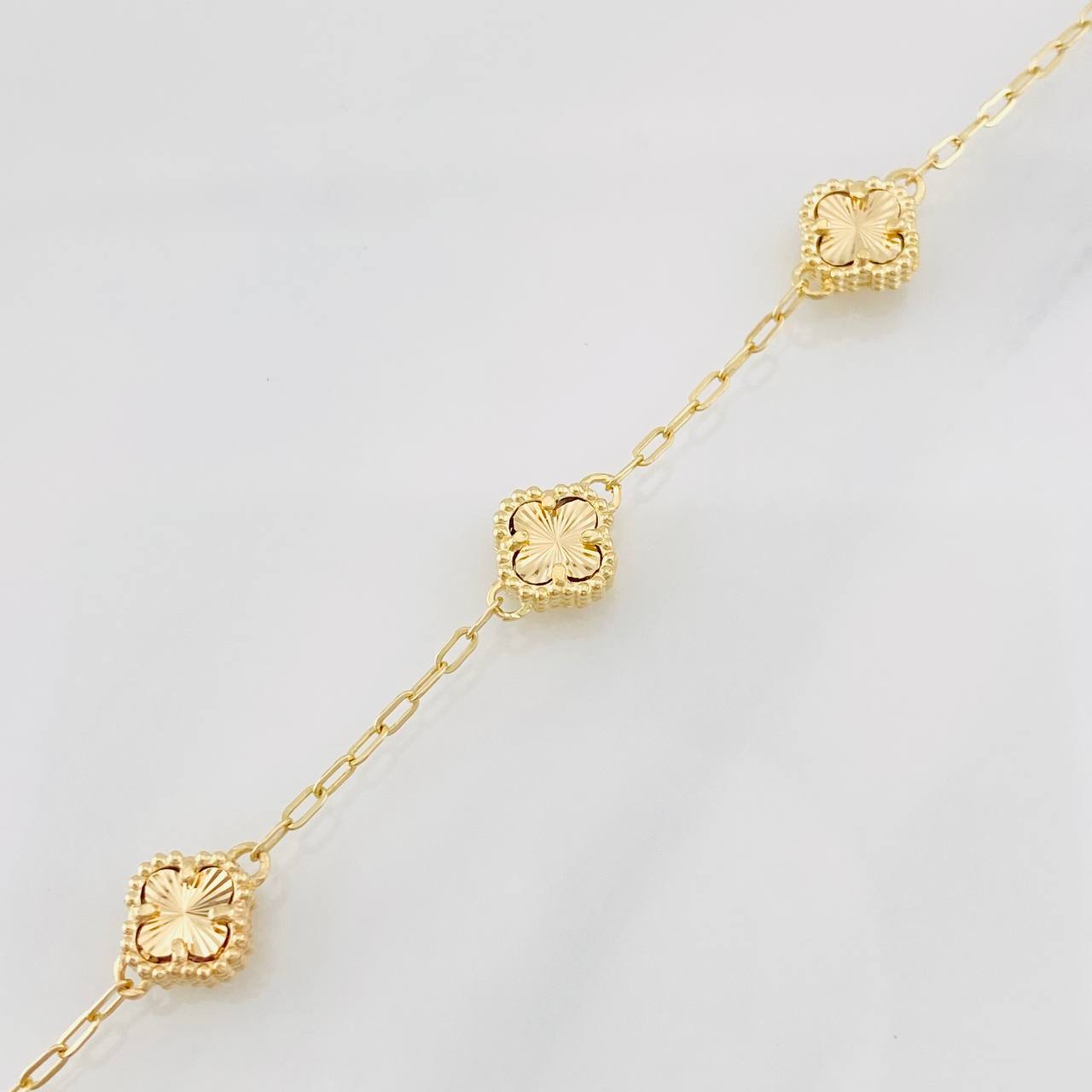 Pulso Modulable Trebol 3.7g / 16.5cm - 18cm / 1.5mm Oro Amarillo 18K