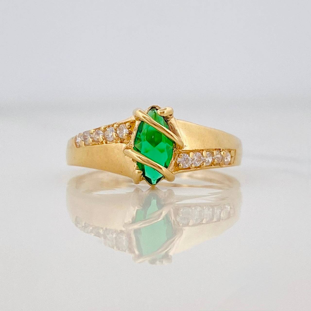 Anillo Marquesa 2.95g / T7 1/2 Oro Amarillo 18K