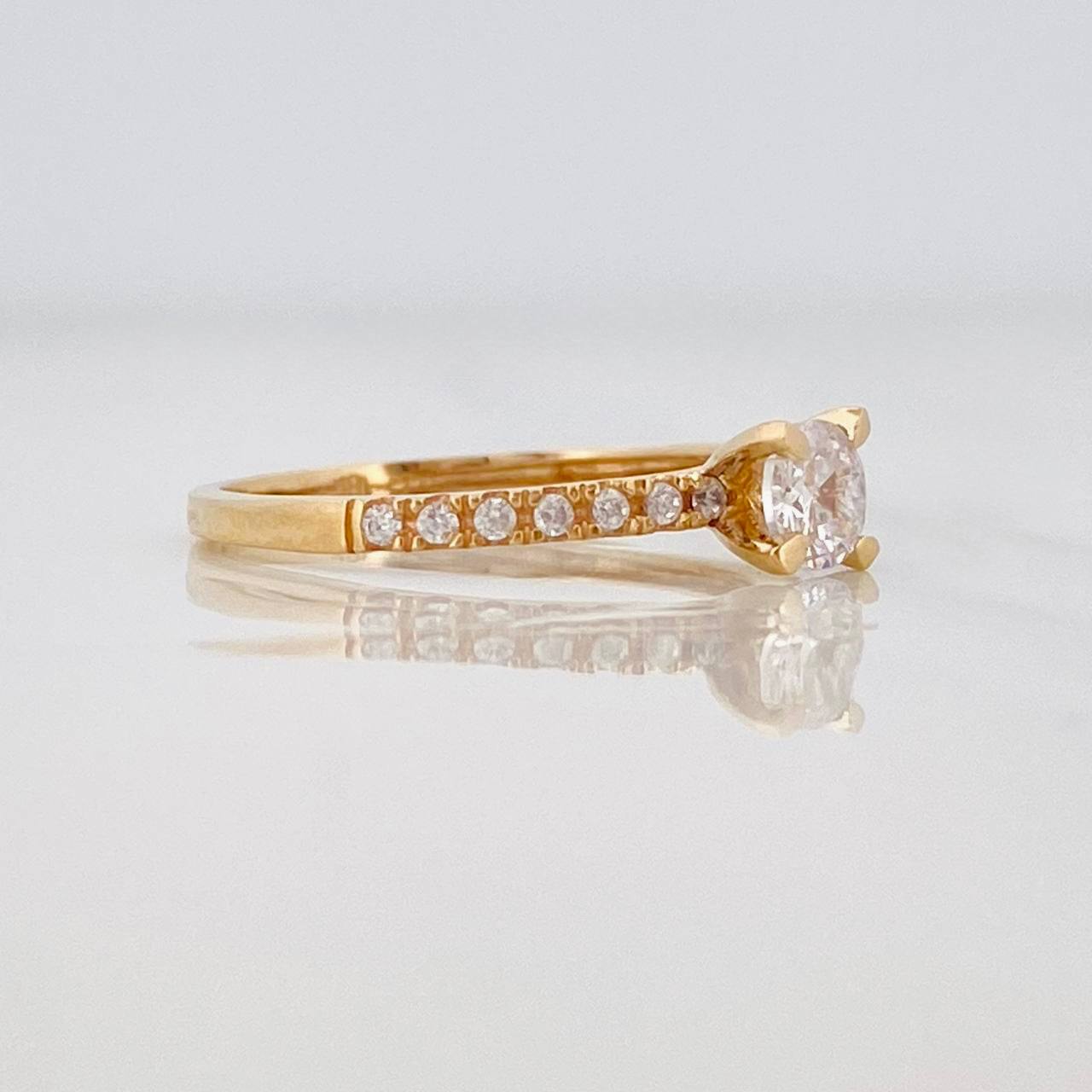 Anillo Solitario Cuatro Garras 1.85g / T6 1/4 Oro Amarillo 18K