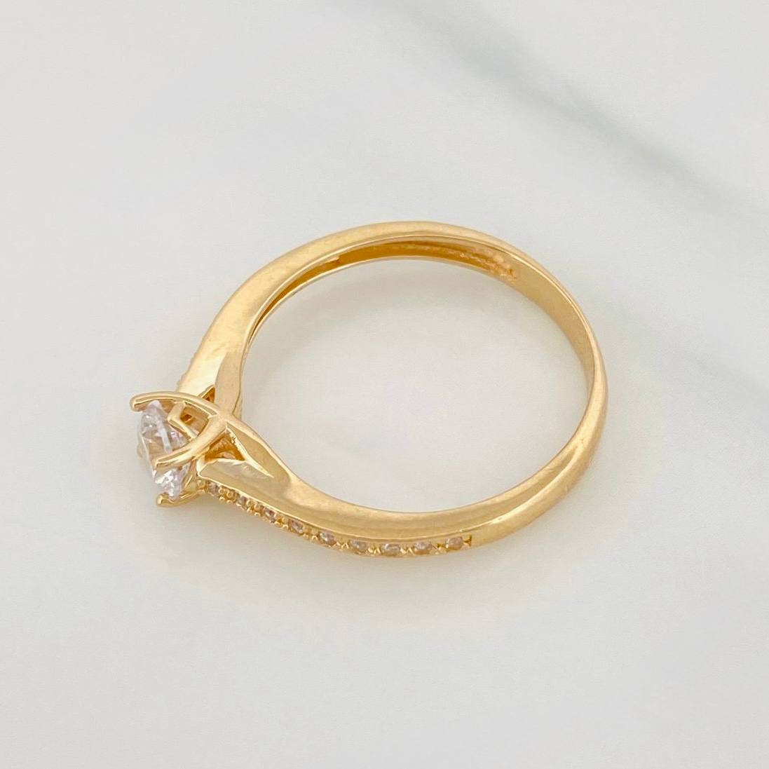 Anillo Solitario Puente 2.5g / T7 1/2 Oro Amarillo 18K