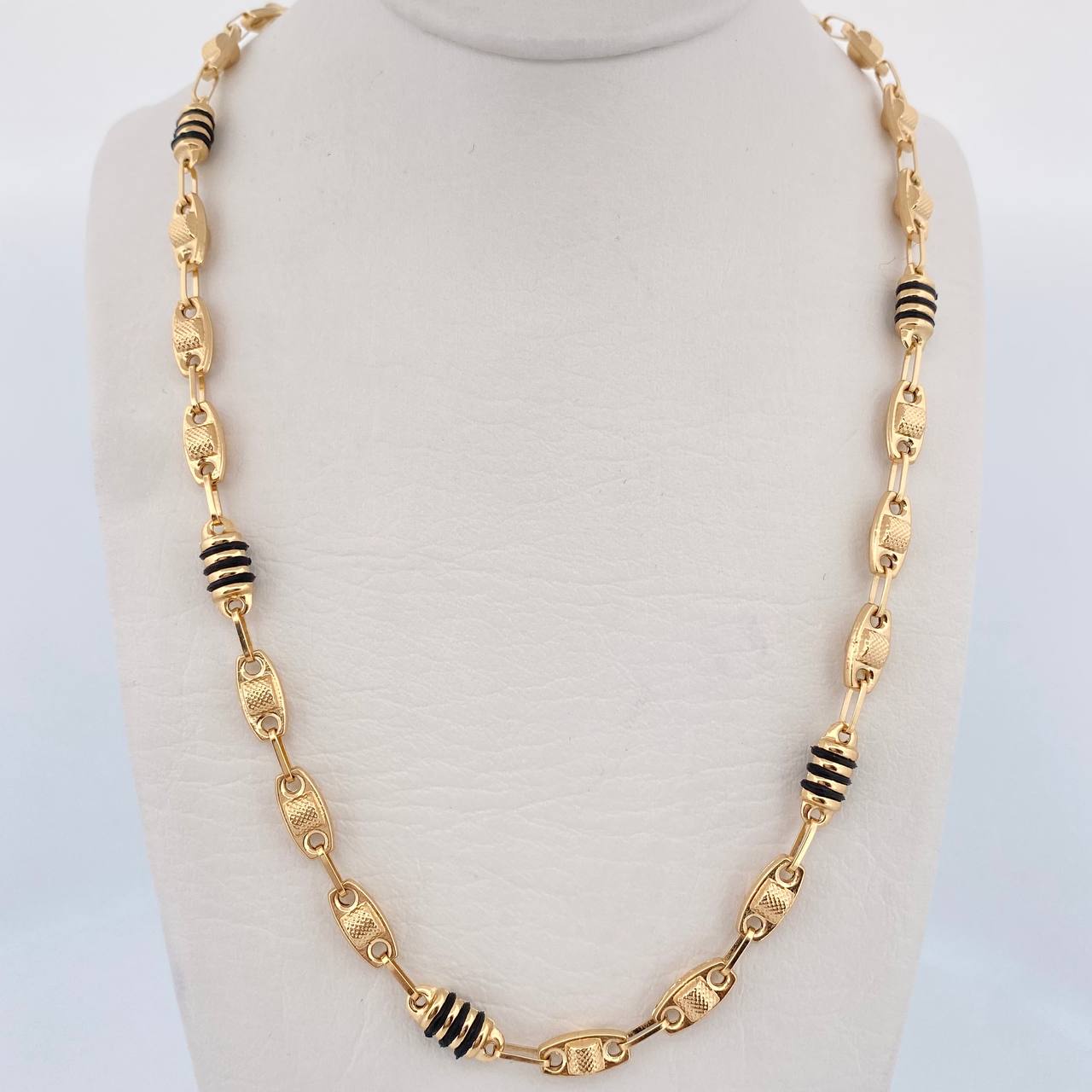 Cadena Rustica Barril 13.35gr / 60.9cm / 4.7mm Cauchos Negros Oro Amarillo 18K $