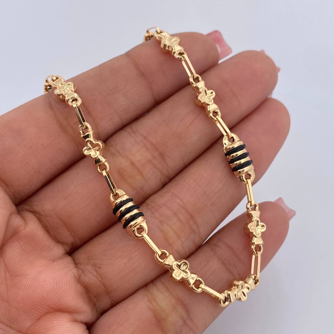 Cadena Rustica Barril Trebol 11.1gr / 61.2cm / 4.8mm Cauchos Negros Oro Amarillo 18K $