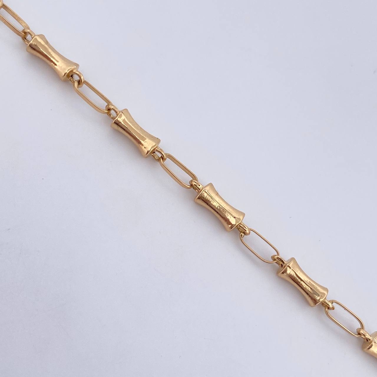 Pulso Rustico Yelmo 3.4gr / 20.4cm / 3.3mm Oro Amarillo 18K $