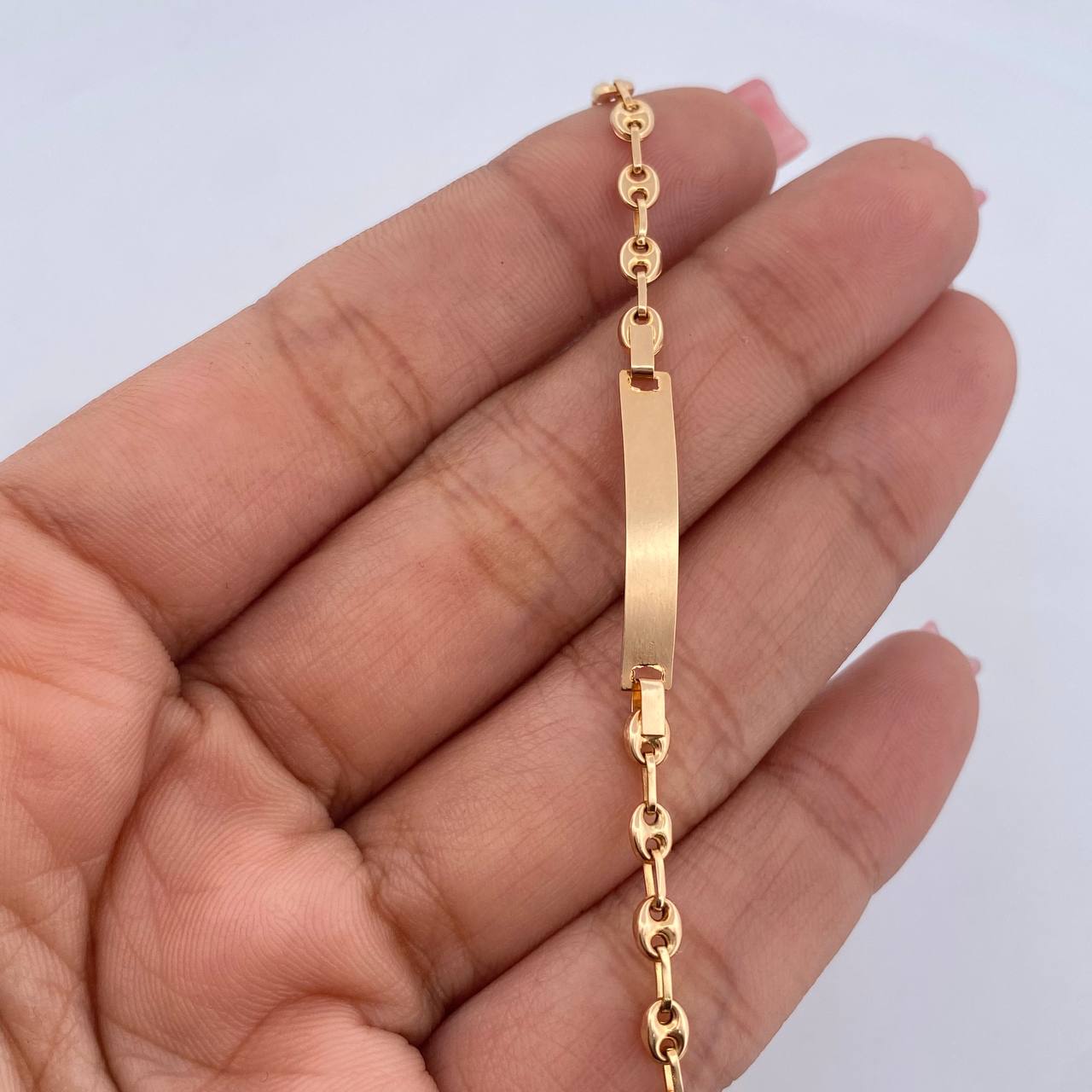 Pulso Bebé GC 1.7gr / 14.5cm / 3.8mm Placa Rectangular Curva Oro Amarillo 18K $