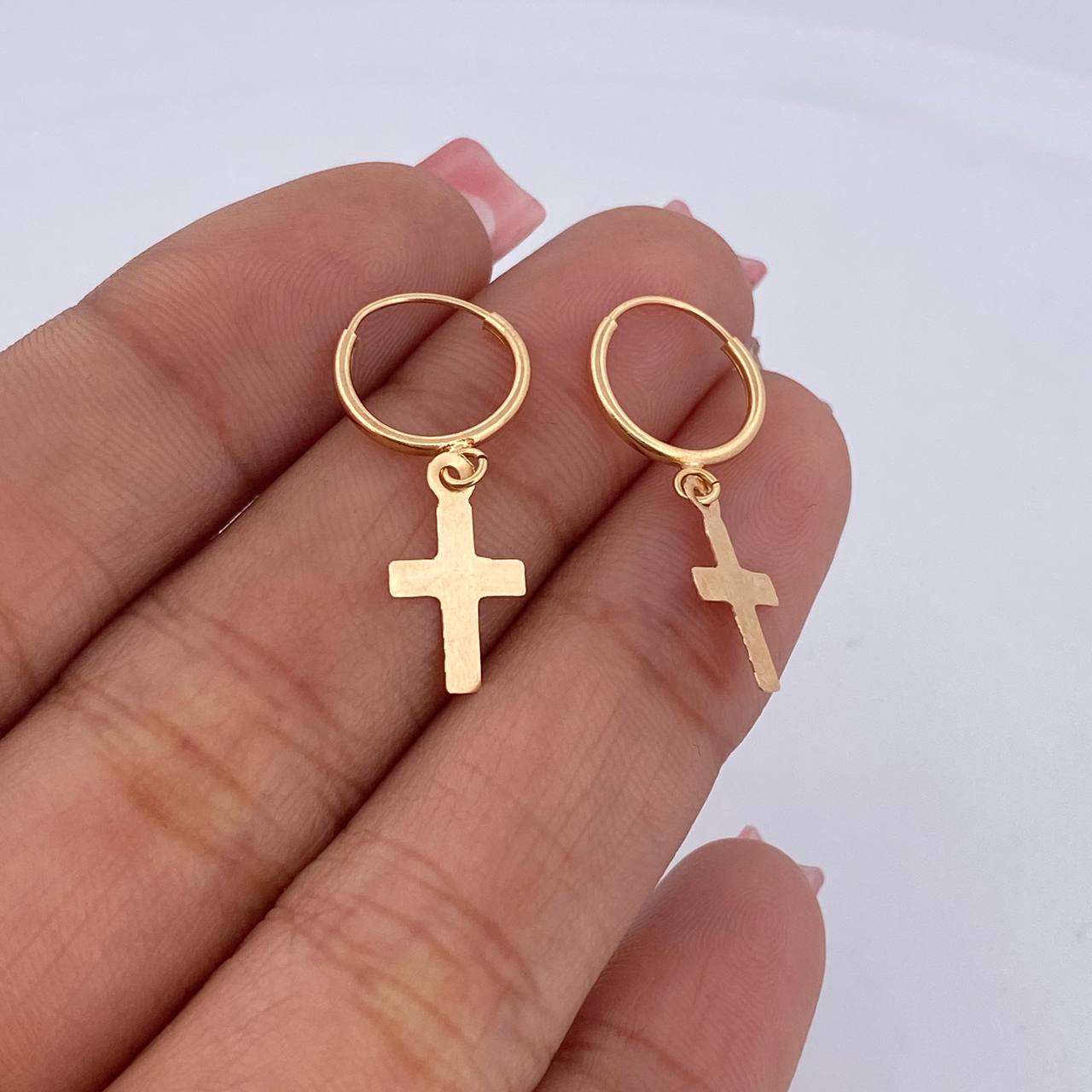 Candongas Cruz 0.75gr / 2.5cm / 1.2mm Lisas Oro Amarillo 18K $