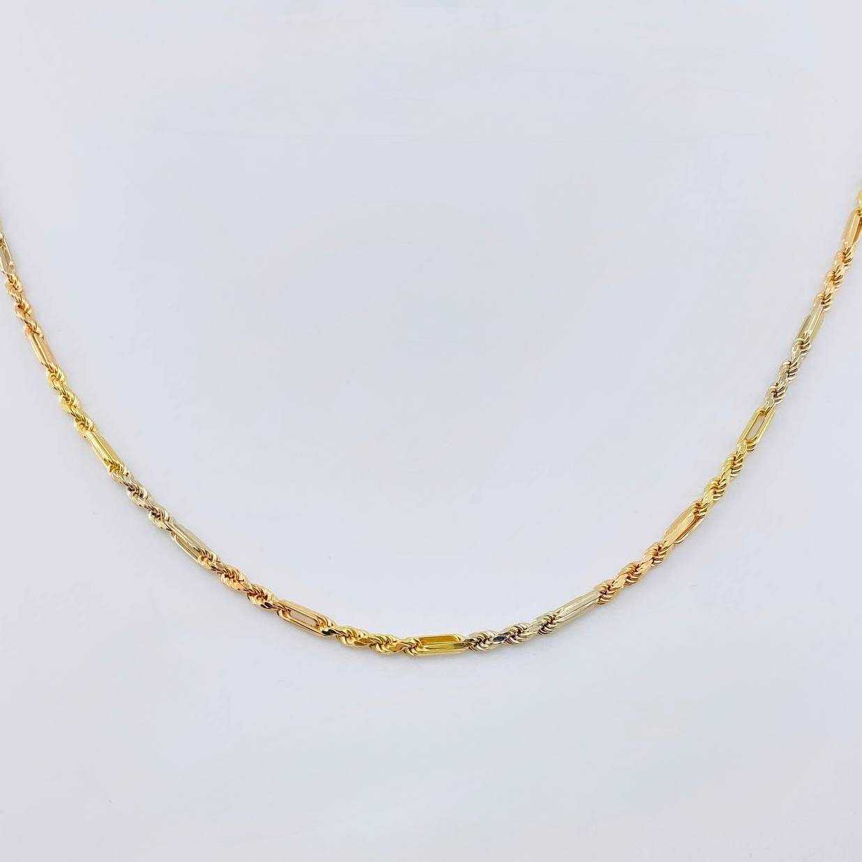 Cadena Lazo Especial 15.65gr / 60cm / 3.4mm Tres Oros +3 18K *