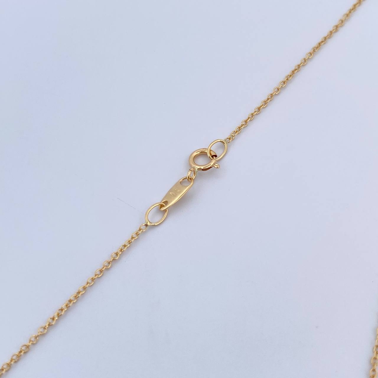 Set Cadena Aro Seguido 1.4gr / 45cm / 0.8mm + Dije Cruz Doble Rombo 0.4gr / 1.8cm Troquelado Oro Amarillo 18K (Oferta) $