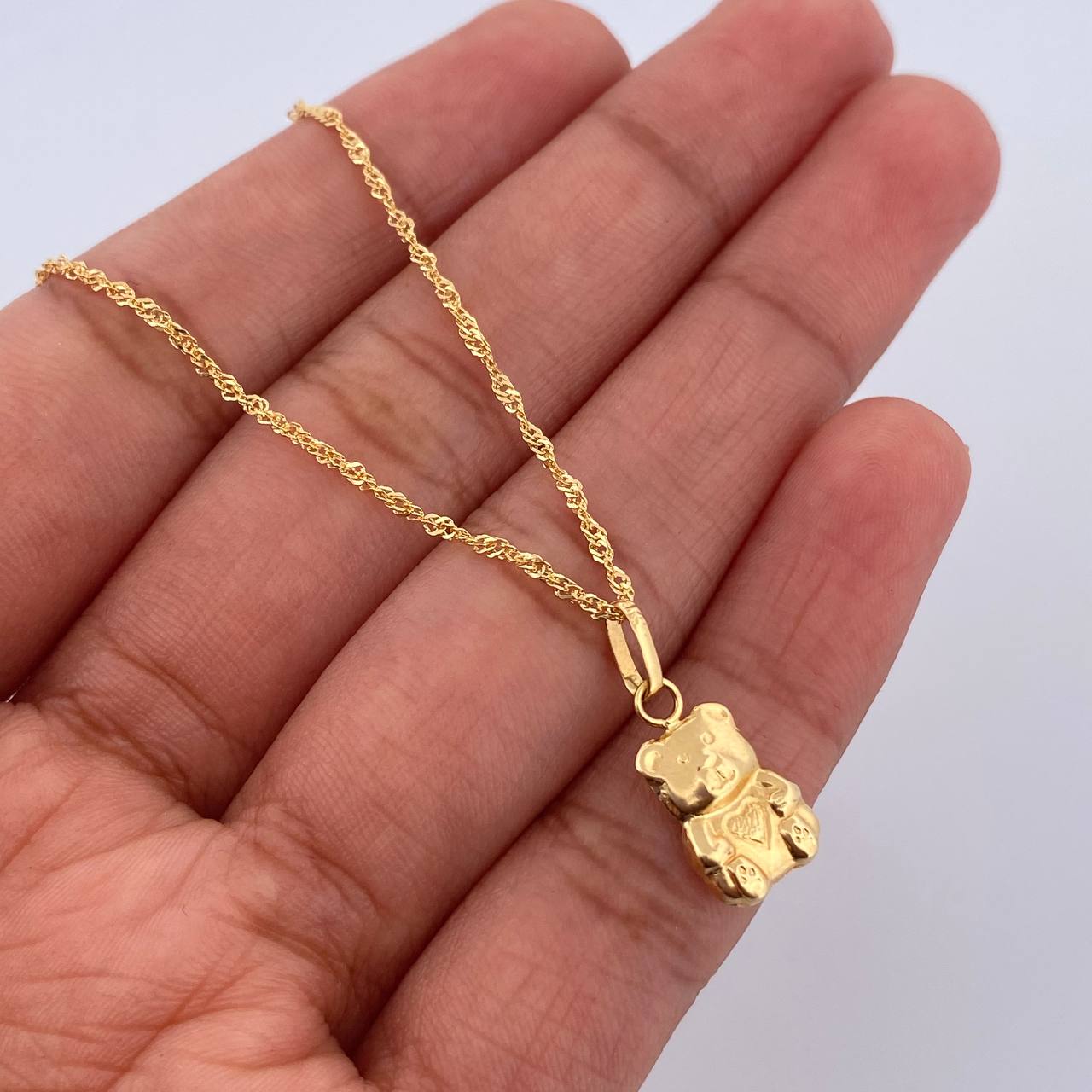 Set Cadena Singapur 1.35 / 44.1cm / 0.9mm + Dije Oso Teddy 0.55gr / 1.7cm Troquelado Oro Amarillo 18K (Oferta) $