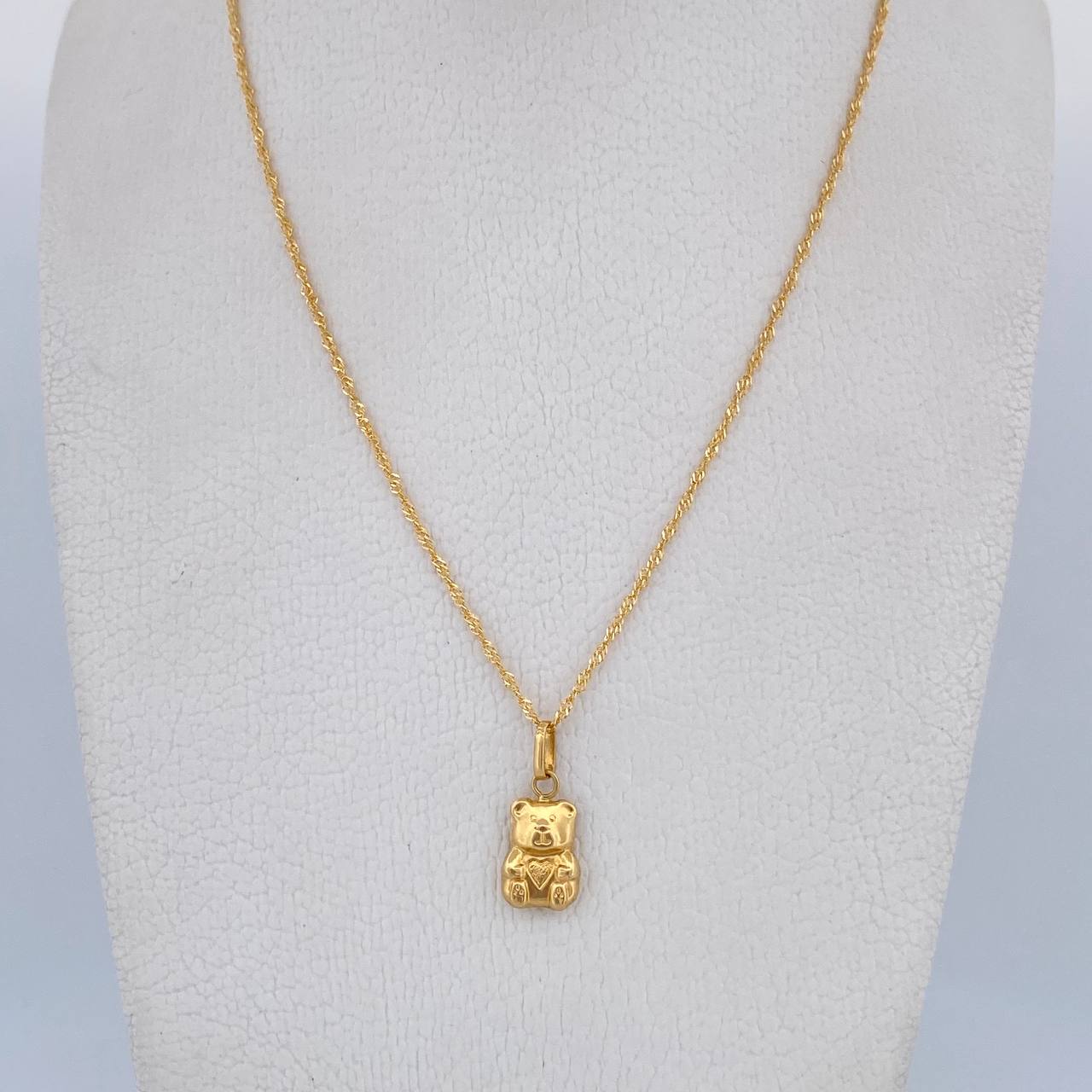 Set Cadena Singapur 1.35 / 44.1cm / 0.9mm + Dije Oso Teddy 0.55gr / 1.7cm Troquelado Oro Amarillo 18K (Oferta) $