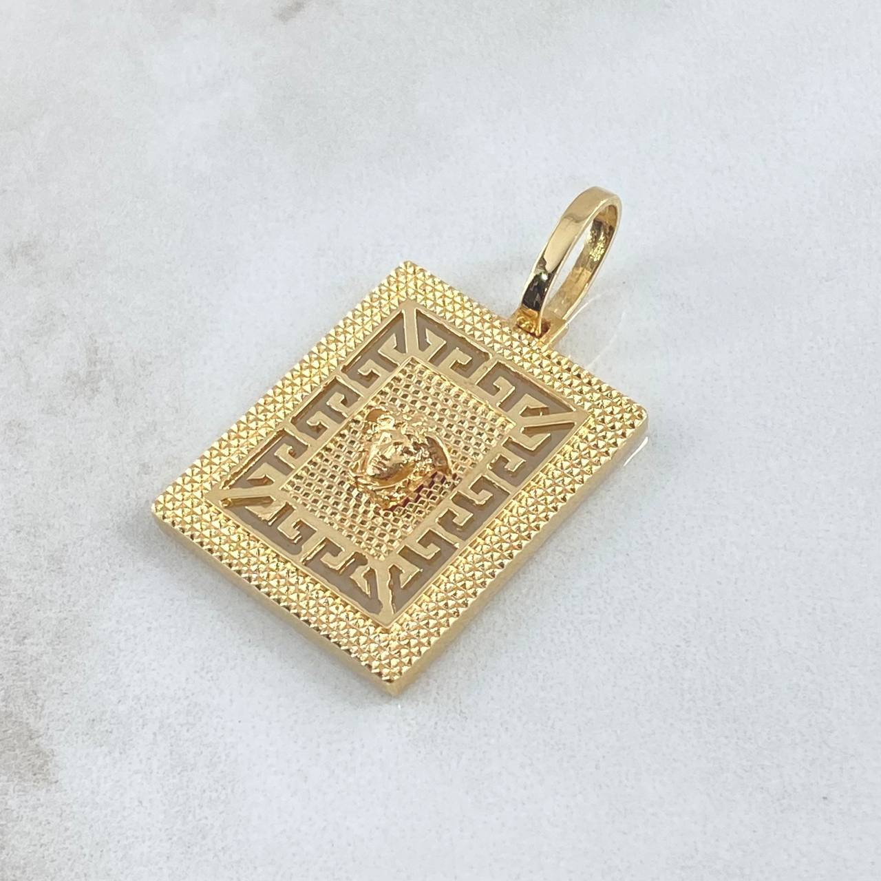 Dije Medusa Texturizado 7.45gr / 4cm / Oro Amarillo 18K
