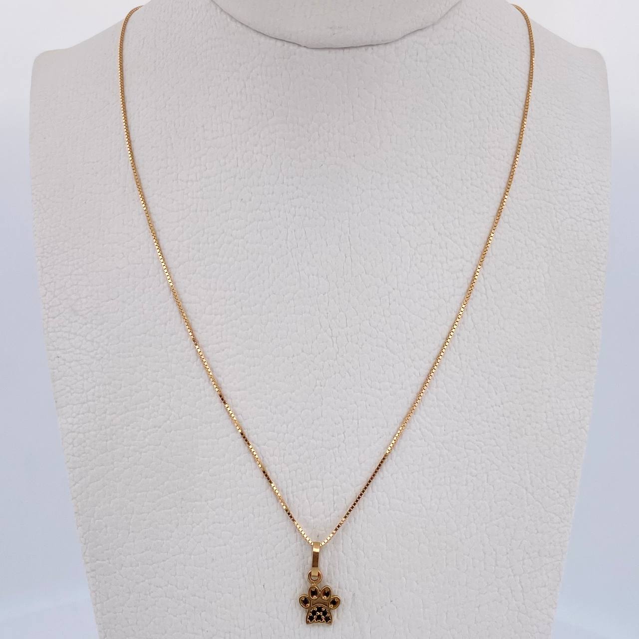 Set Cadena Veneciana 1.8gr / 45cm / 0.6mm + Dije Huella 0.55gr / 1.4cm Circones Negros Oro Amarillo 18K (Oferta) &