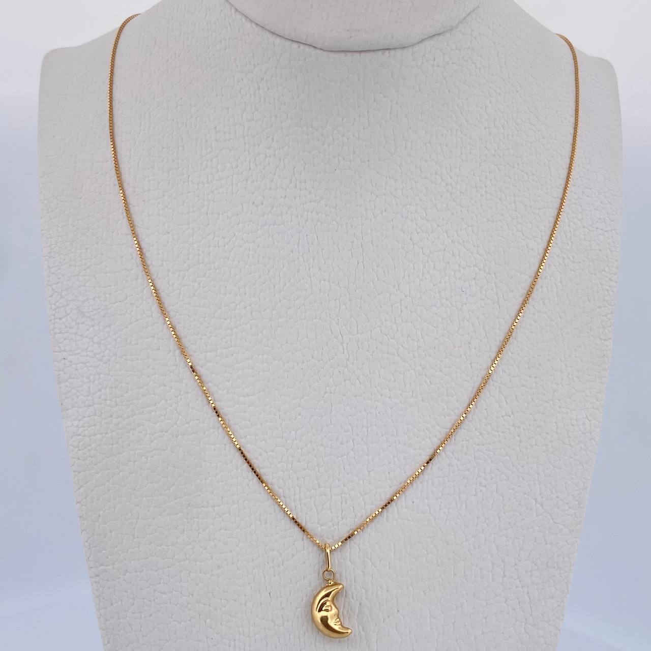 Set Cadena Veneciana 1.85gr / 45cm / 0.6mm + Dije Luna 0.3gr / 1.6cm Troquelado Oro Amarillo 18K (Oferta)&