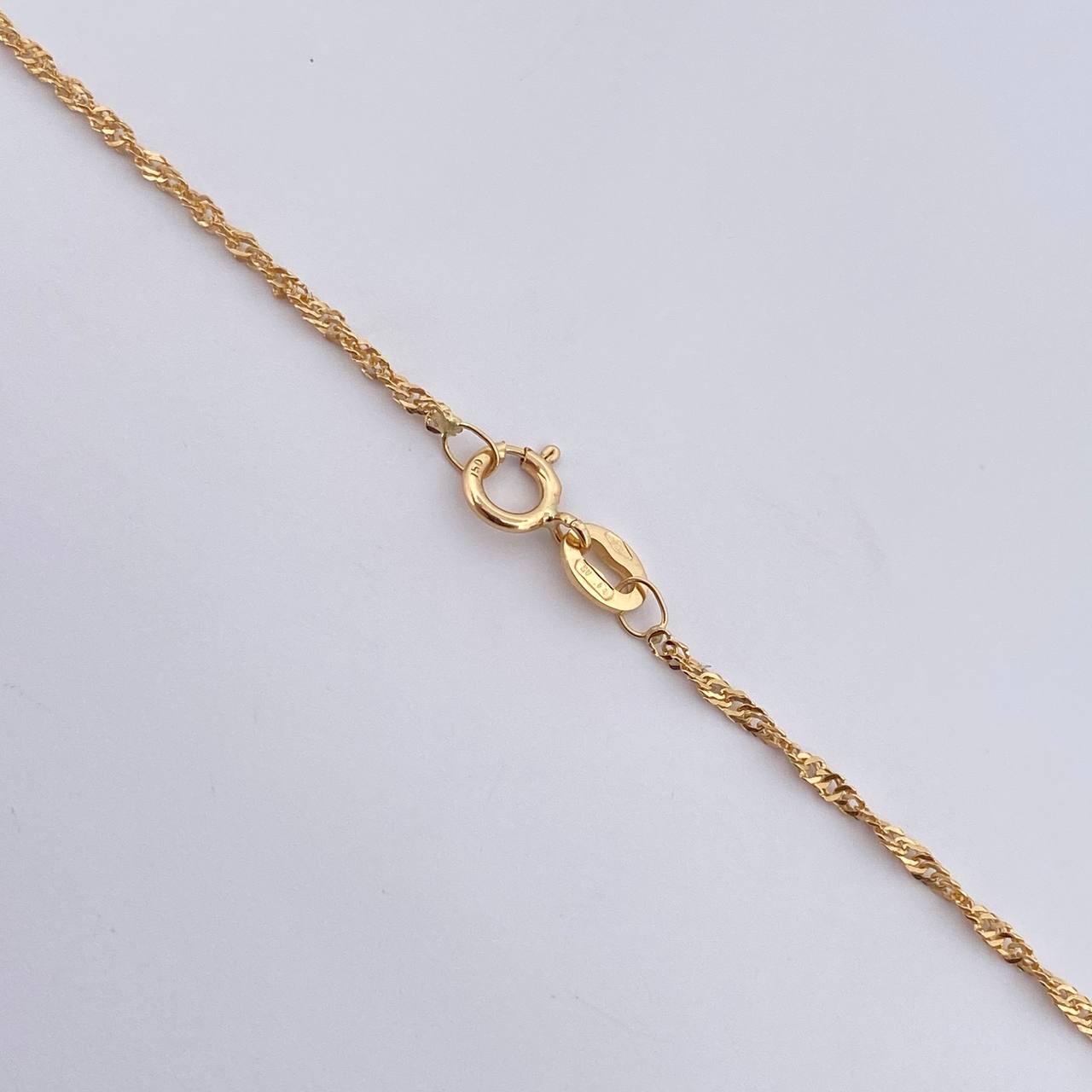 Set Cadena Singapur 1.4gr / 45.cm 1mm + Dije Virgen Guadalupe 0.35 / 1.5cm Troquelado Oro Amarillo 18K (Oferta) &