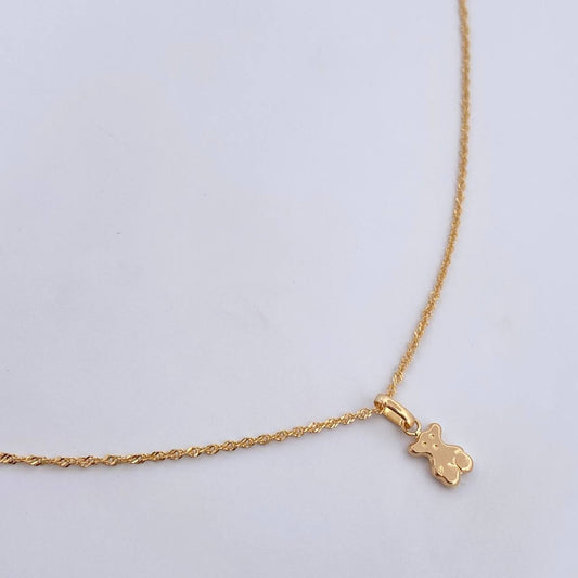 Set Cadena Singapur 1.4gr / 44.4cm / 1mm + Dije Oso TS 0.35 / 1.4cm Troquelado  Oro Amarillo 18K (Oferta) &