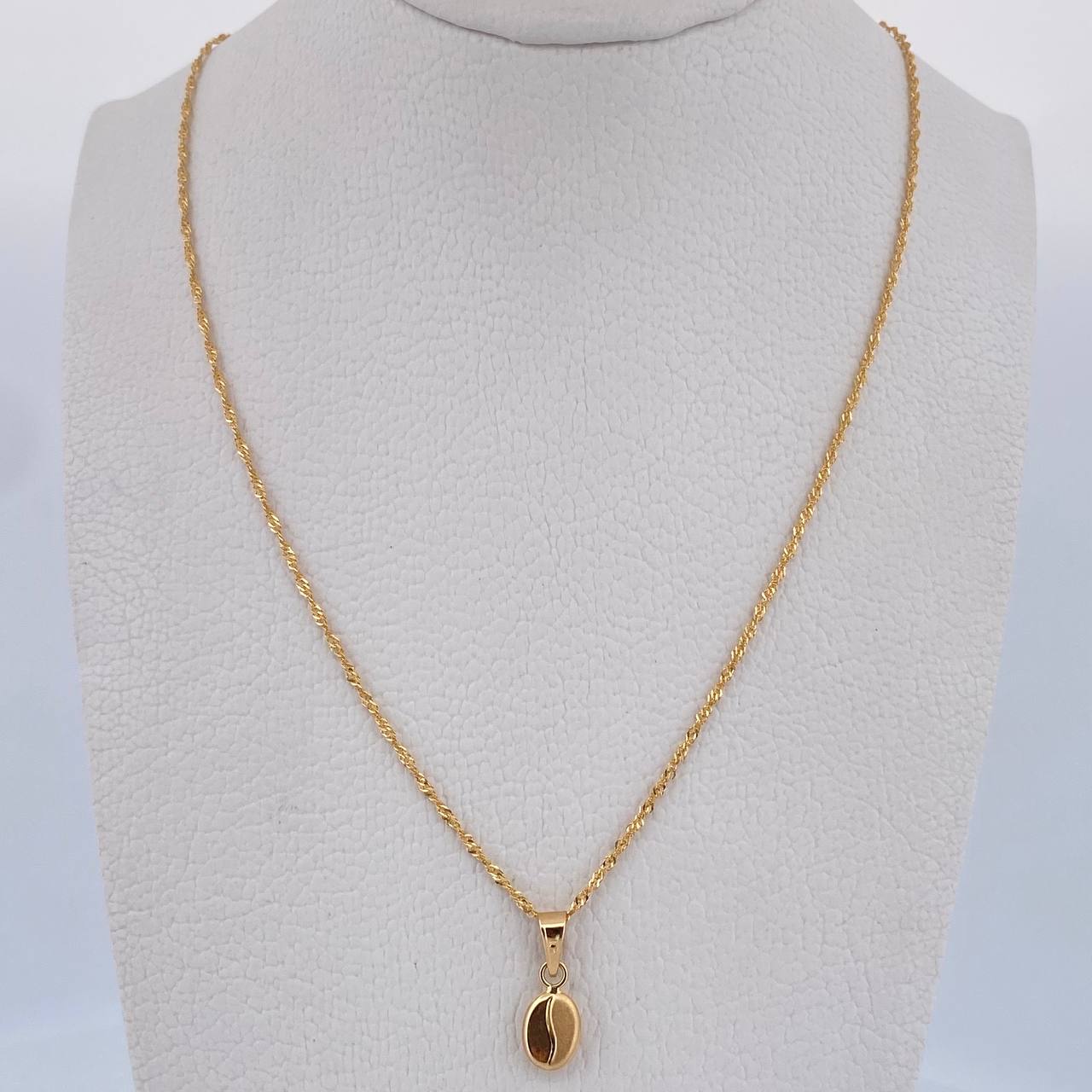 Set Cadena Singapur 1.4gr / 45cm / 1mm + Dije Grano Café 0.35gr / 1.5cm Troquelado Oro Amarillo 18K (Oferta) &