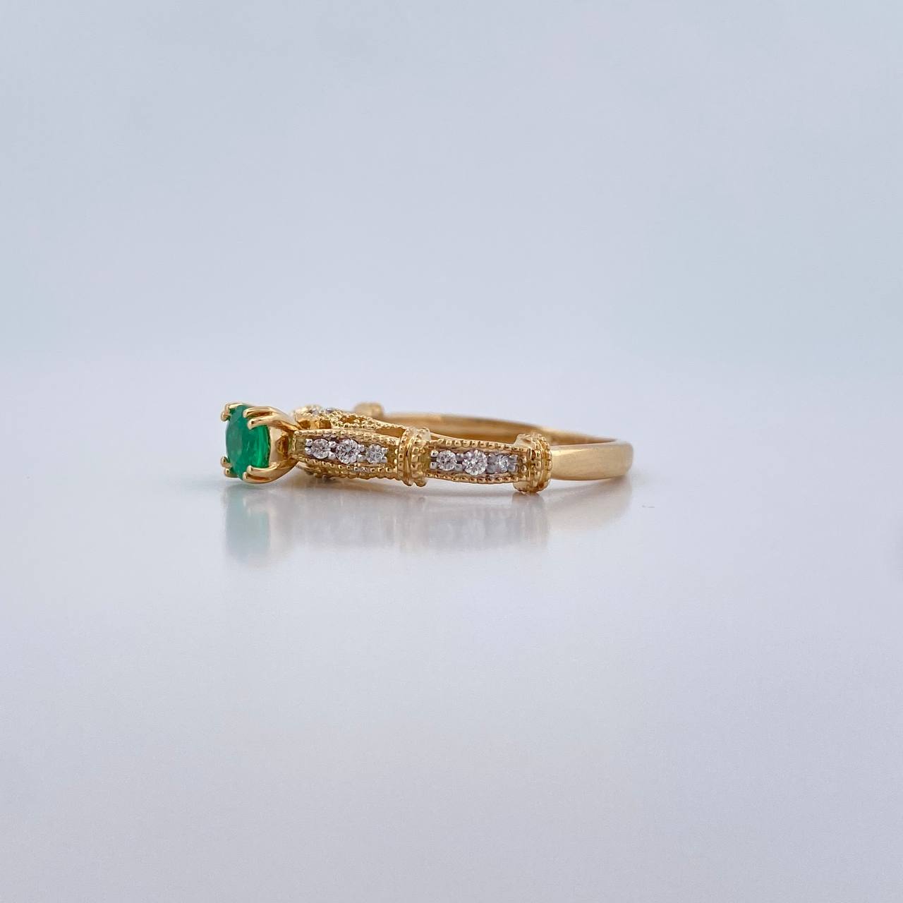 Anillo Solitario Puente 3.45gr / T6 3/4 / Esmeraldas 24 Pts Diamantes 16 Pts  Oro Amarillo 18K (Joya) &