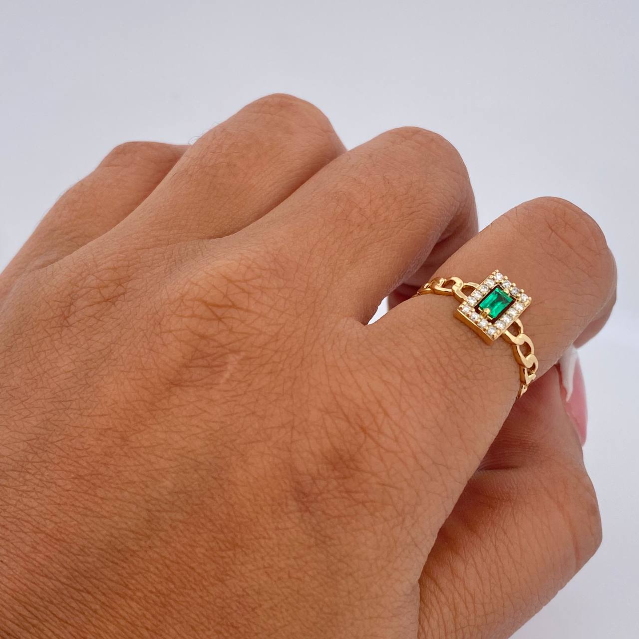 Anillo Cubano Rectangular 1.7gr / T6 1/4 / Esmeraldas 15 Pts Diamantes 14 Pts Oro Amarillo 18K (Joya) &