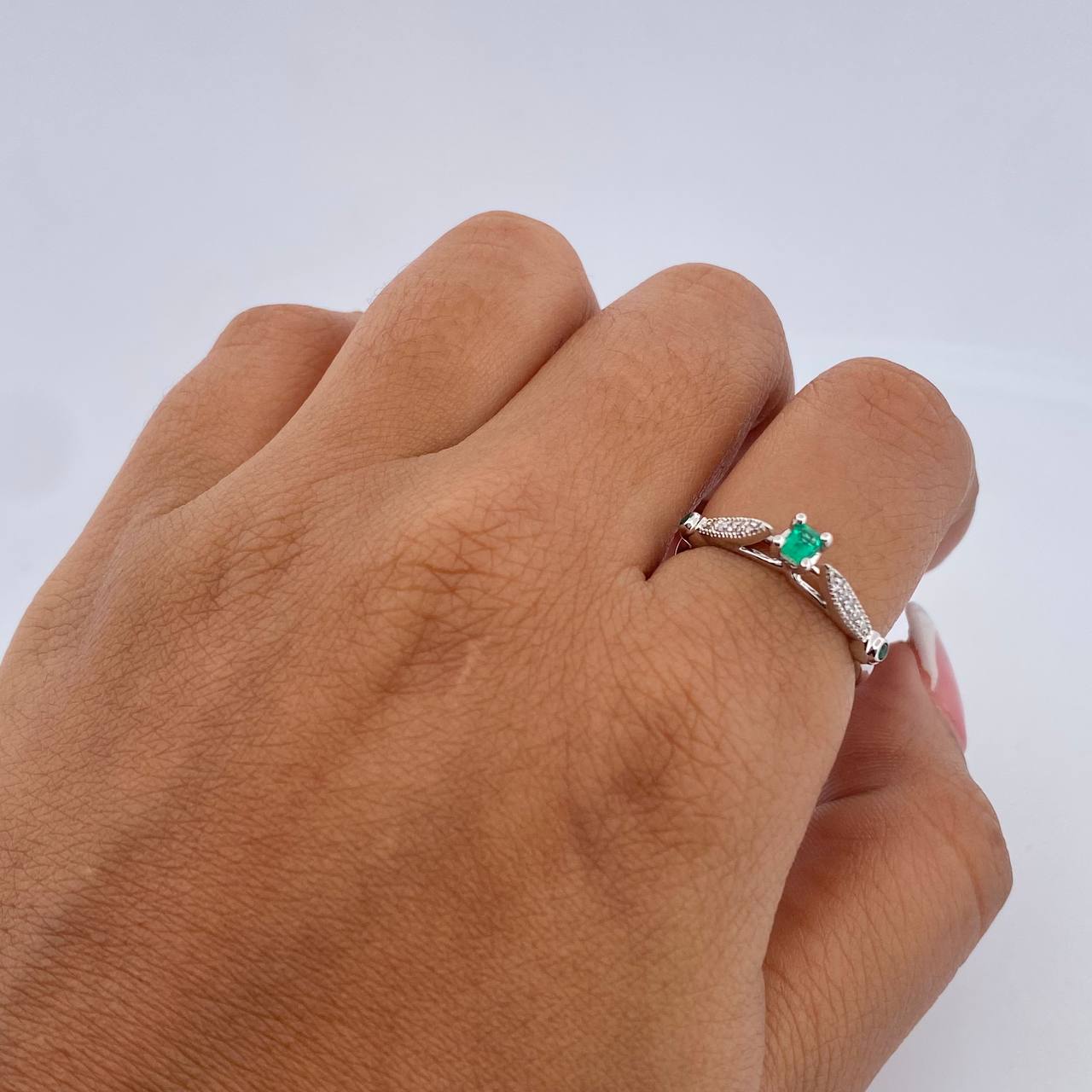 Anillo Solitario Puente 2.25gr / T6 3/4 / Esmeraldas 16 Pts Diamantes 5 Pts Oro Blanco 18K (Joya) &