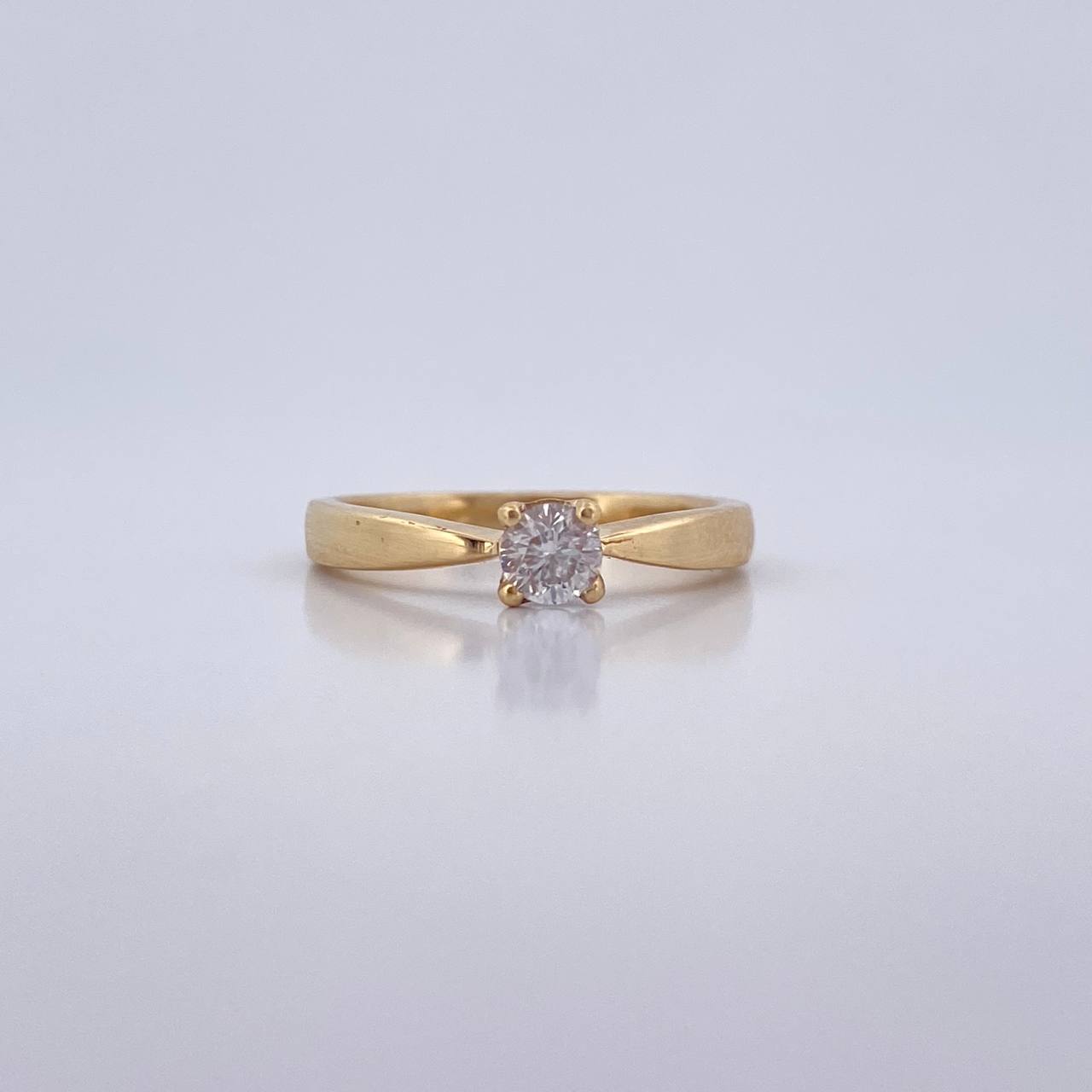 Anillo Solitario Redondo 3.15gr / T5 3/4 / Diamante 22 Pts Oro Amarillo 18K (Joya) &