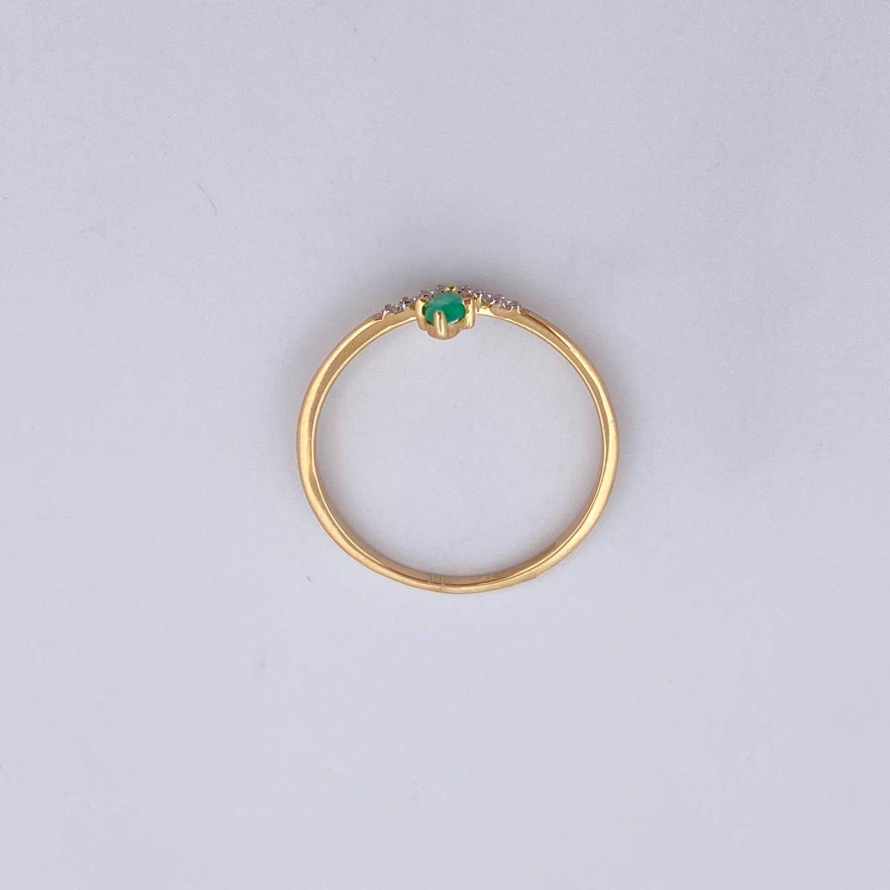 Anillo Tiara 0.95gr / T5 3/4 / Esmeraldas 10 Pts Diamantes 04 Pts Dos Oros Amarillo Blanco 18K (Joya) &