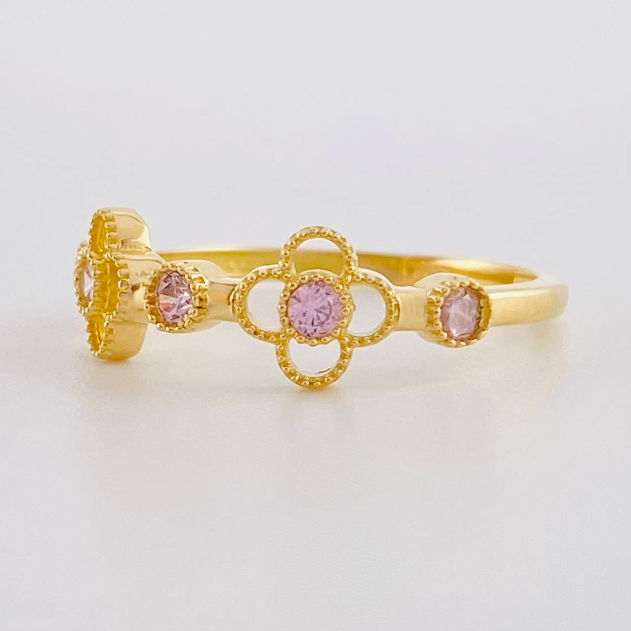 Anillo Trebol Silueta 2.05g / T7 1/2 Oro Amarillo 18K