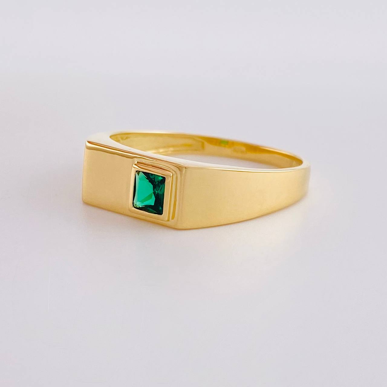 Anillo Rectángulo Bisel 5.25g / T12 Oro Amarillo 18K