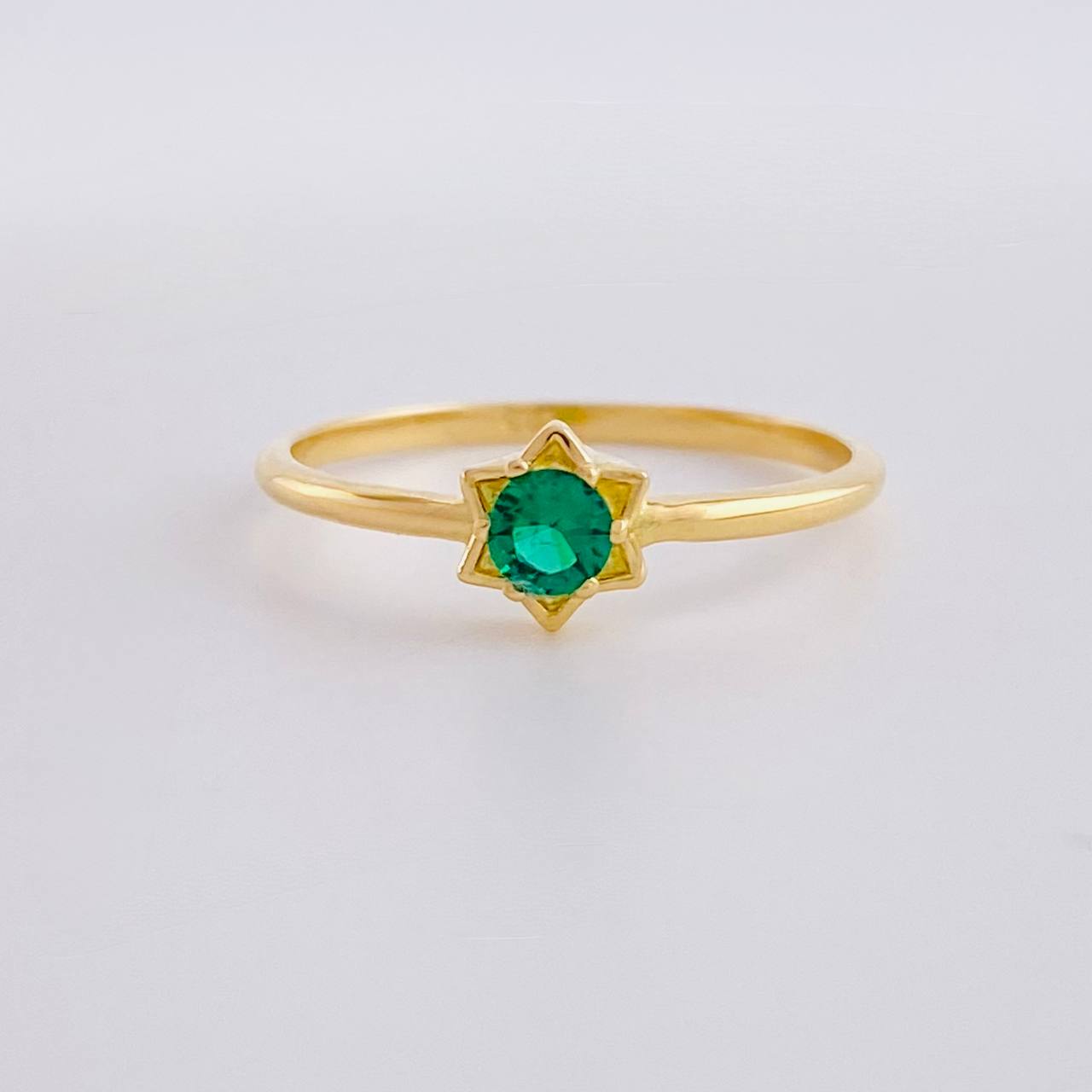 Anillo Estrella 1.4g / T6 1/4 Oro Amarillo 18K