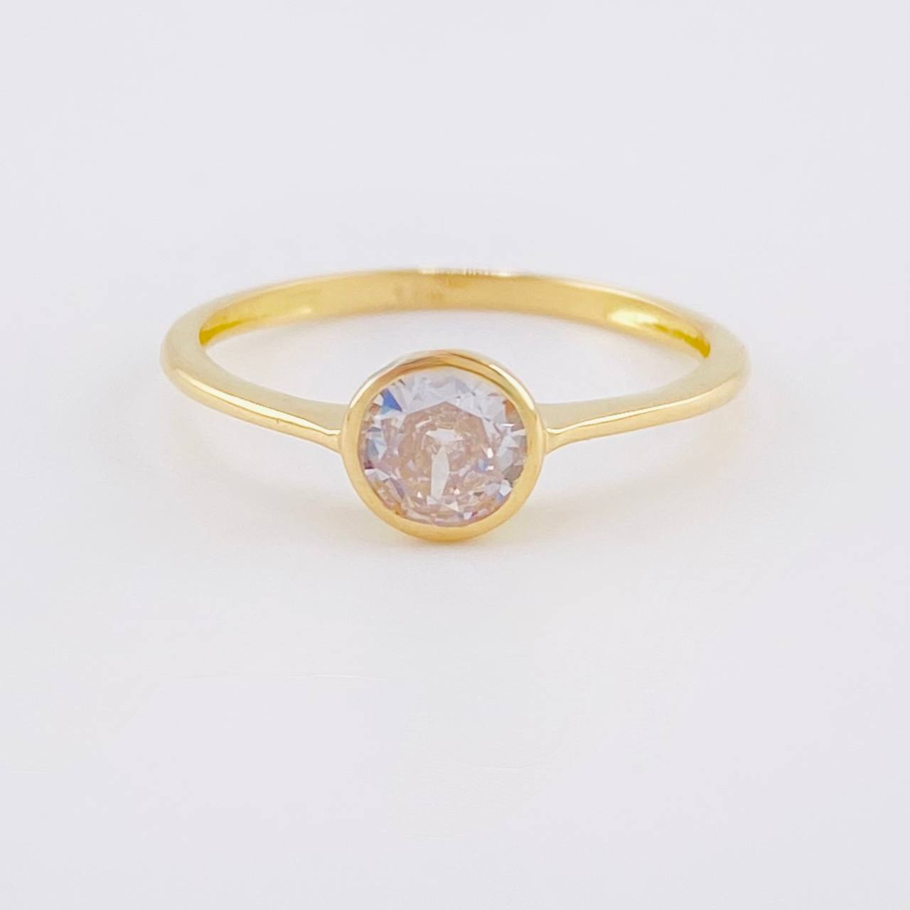 Anillo Solitario Ovalado 1.4g / T6 1/4 Oro Amarillo 18K