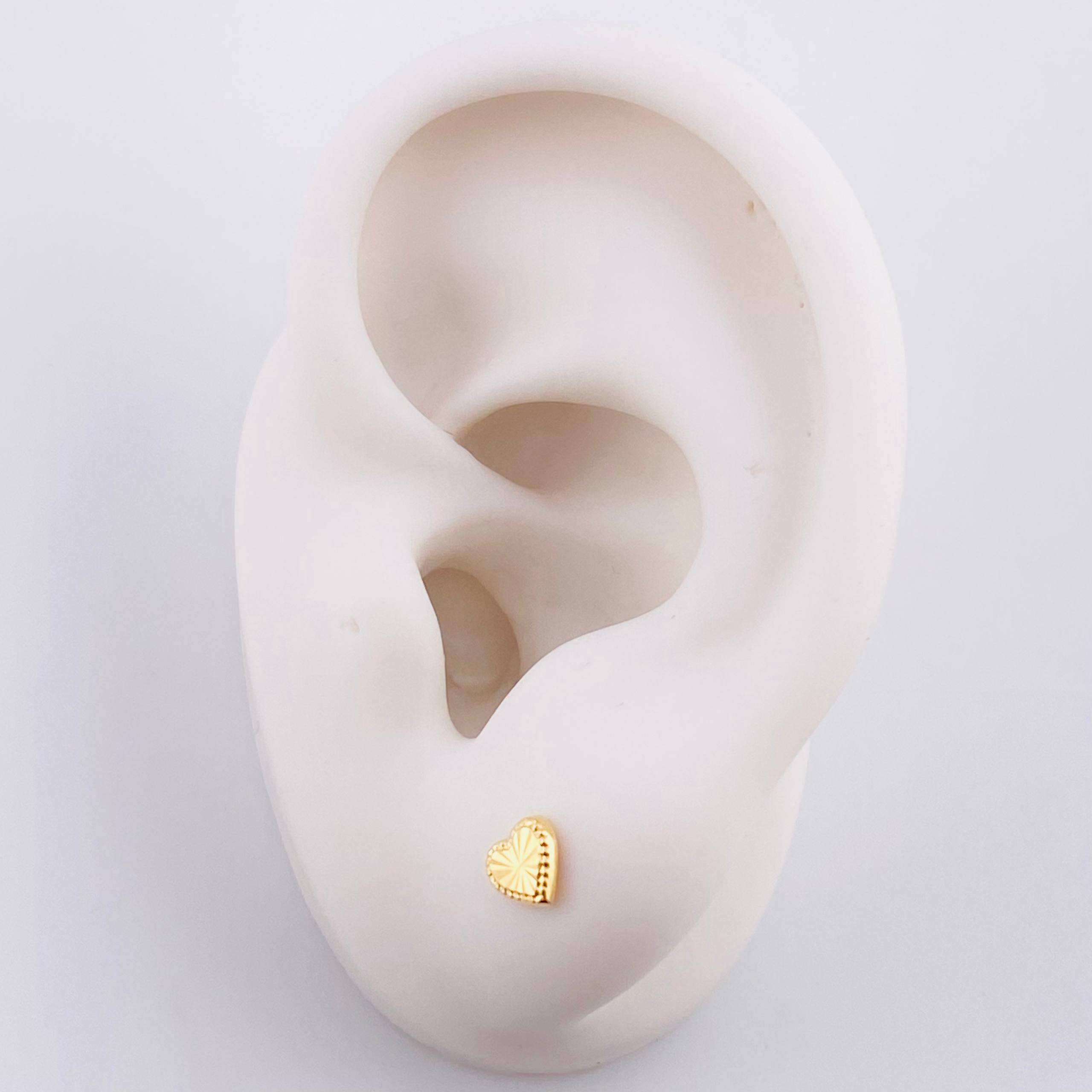 Topos Corazón Diamantado 0.45g / 4.95mm Oro Amarillo 18K