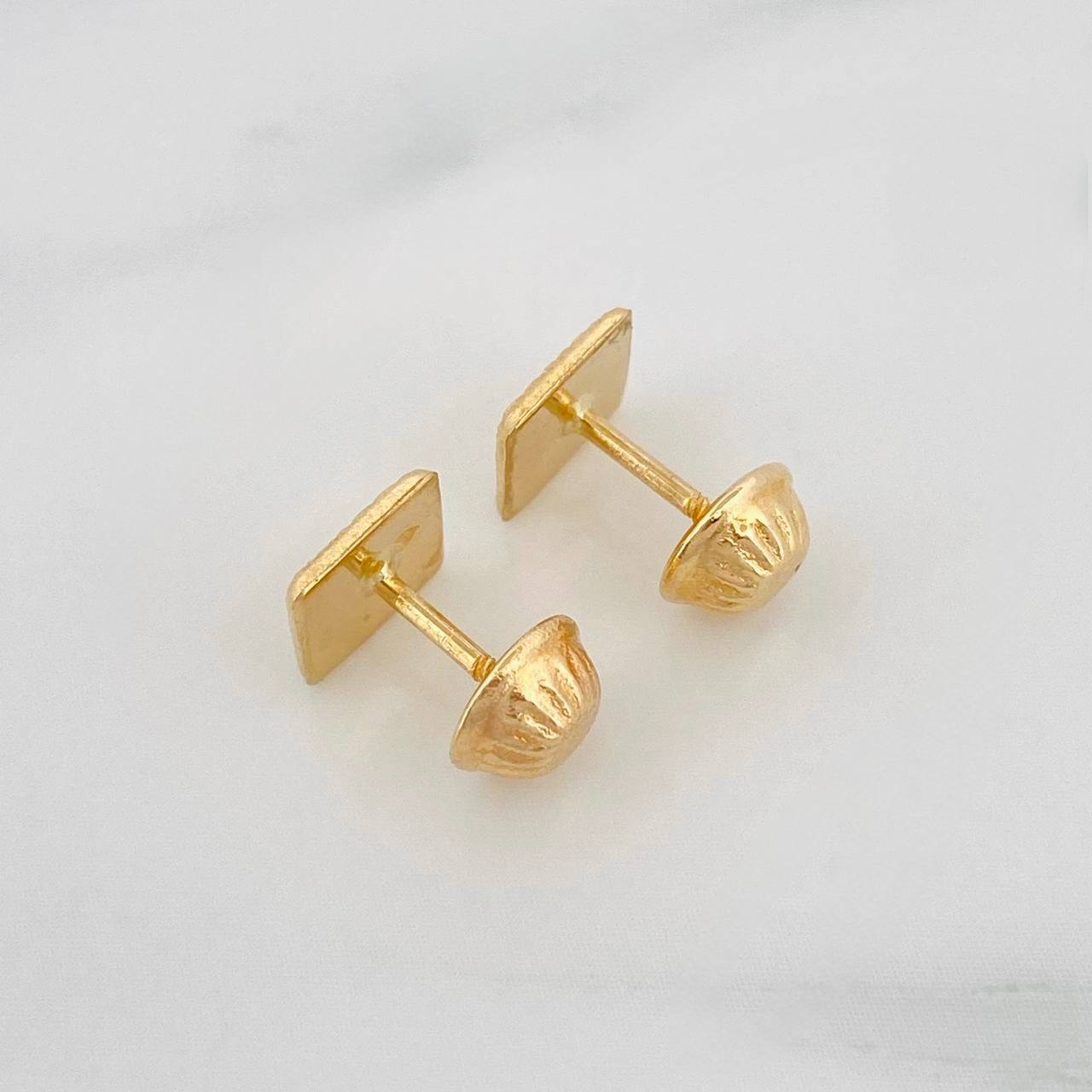 Topos Cuadrado Diamantado 0.7g / 6.06mm Oro Amarillo 18K