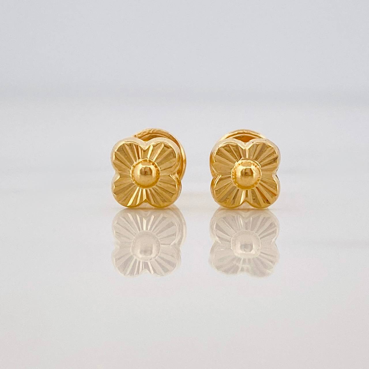 Topos Flor Trebol 0.65g / 5.25mm Oro Amarillo 18K