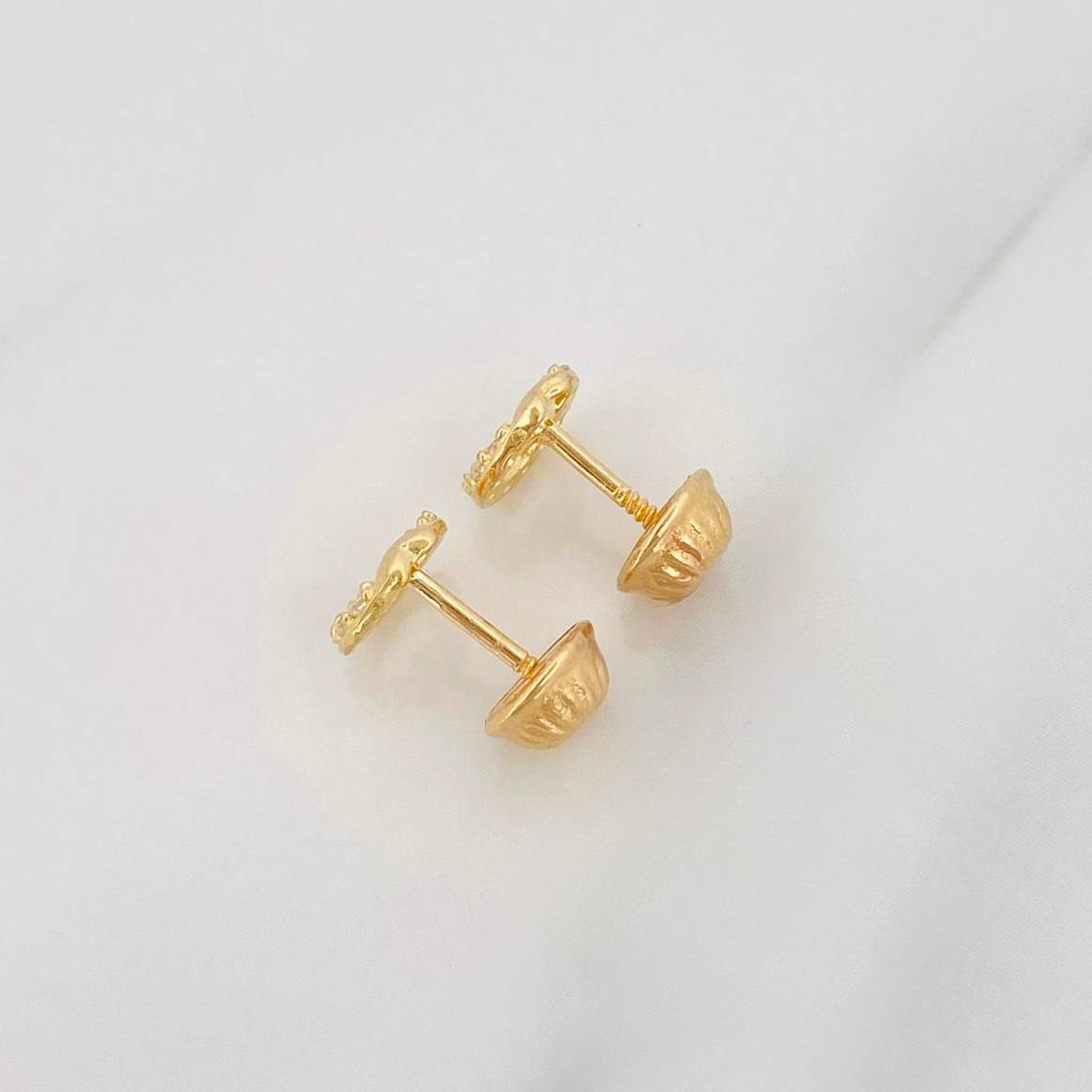 Topos Circulo Corazon 0.8g / 6.12mm Oro Amarillo 18K