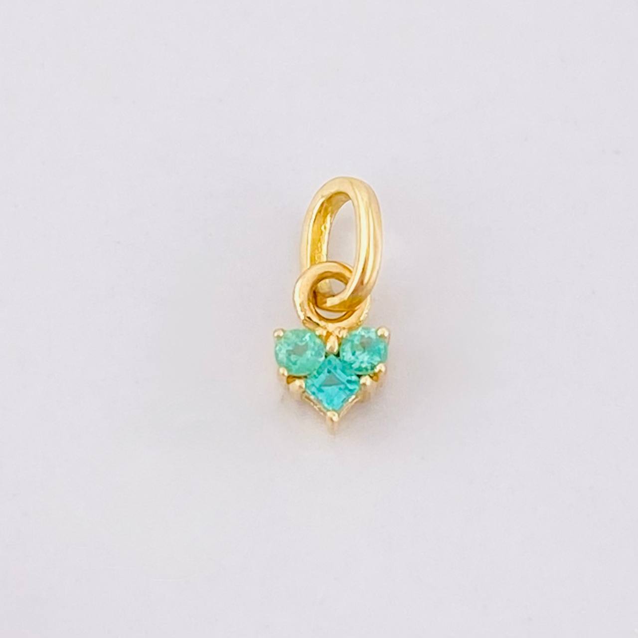 Dije Corazón Esmeralda 7pts 0.25g / 0.9cm Oro Amarillo 18K