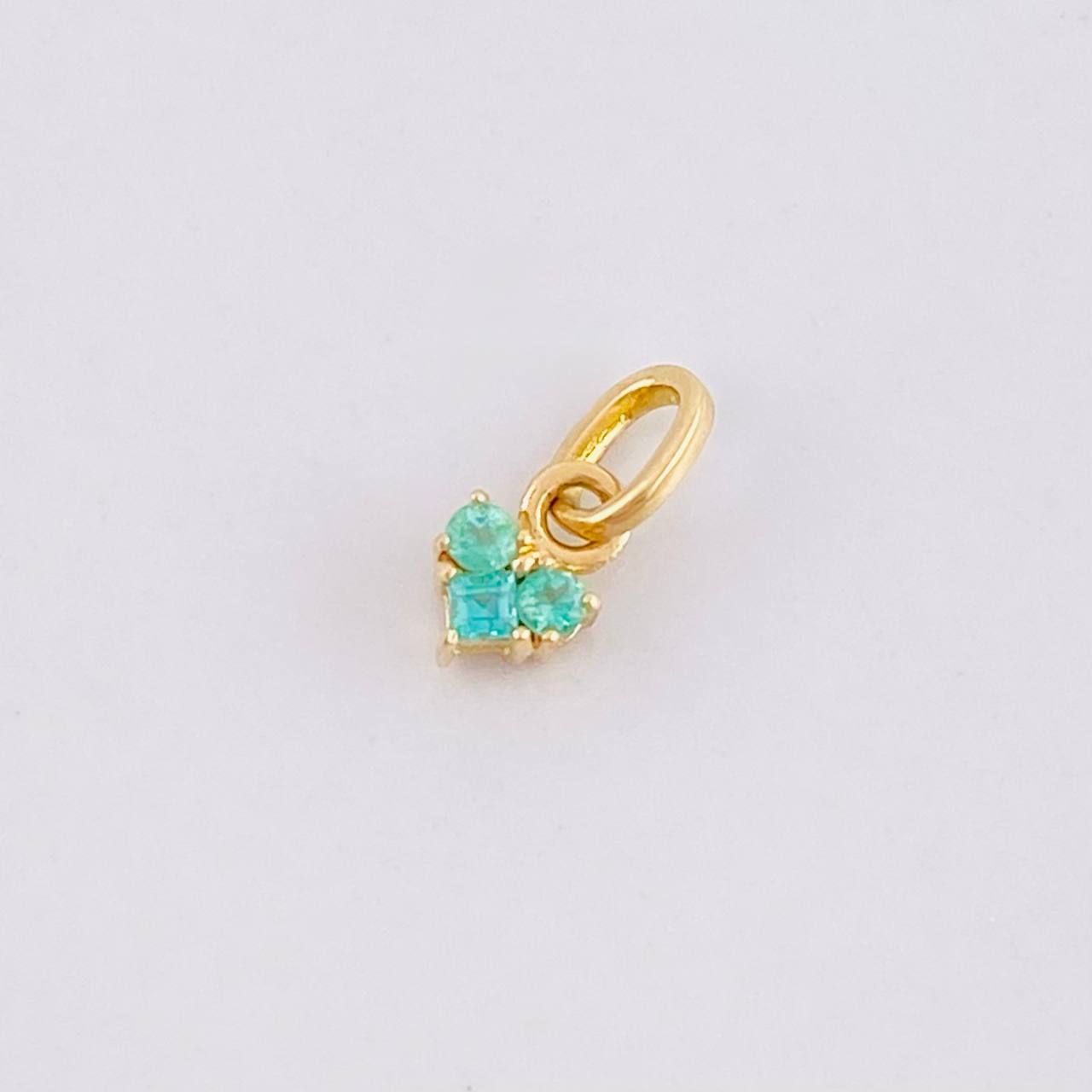 Dije Corazón Esmeralda 7pts 0.25g / 0.9cm Oro Amarillo 18K