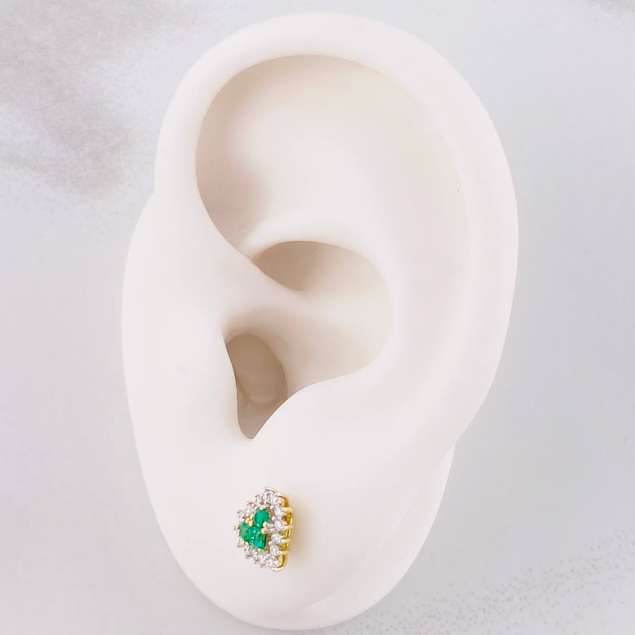 Topos Corazón Tupido Esmeraldas 21pts Diamantes 20pts 1.65g / 7.6mm Oro Amarillo 18K