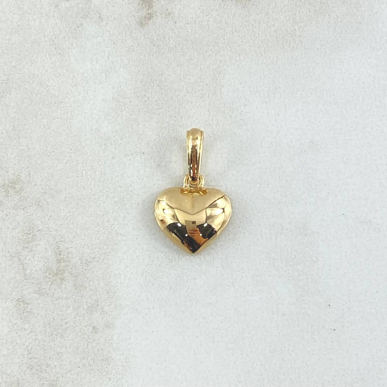 Dije Corazón Cojín 0.95gr / 1.7cm / Liso Oro Amarillo 18K ©