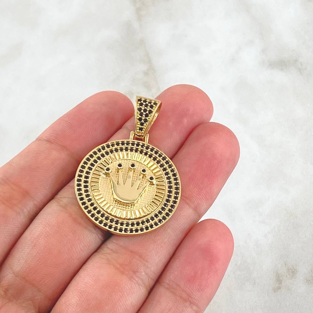 Dije Medalla Corona 6.8gr / 3.5cm / Oro Amarillo 18K