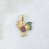 Dije Gallo 2.25gr / 2.5cm / Circones Naranjados Verdes Oro Amarillo 18K ©