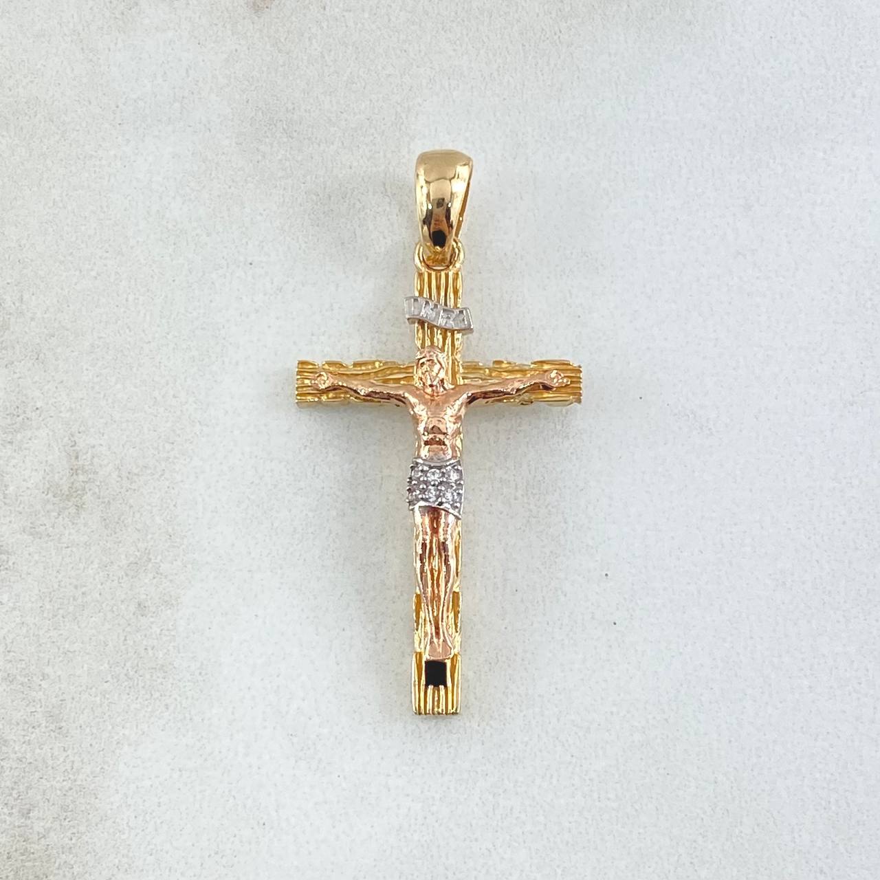 Dije Cruz Cristo de Madera 4.2gr / 3.8cm / Circones Blancos Tres Oros 18K ©