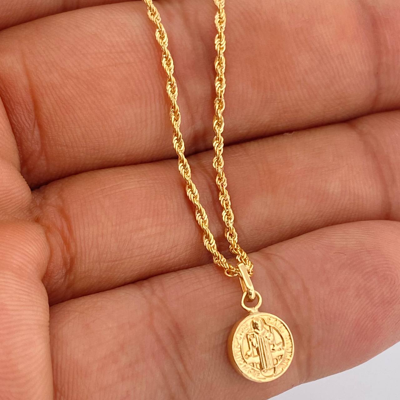 Set Cadena y Dije Lazo + San Benito 1.55gr / Oro Amarillo 18K (Oferta) $
