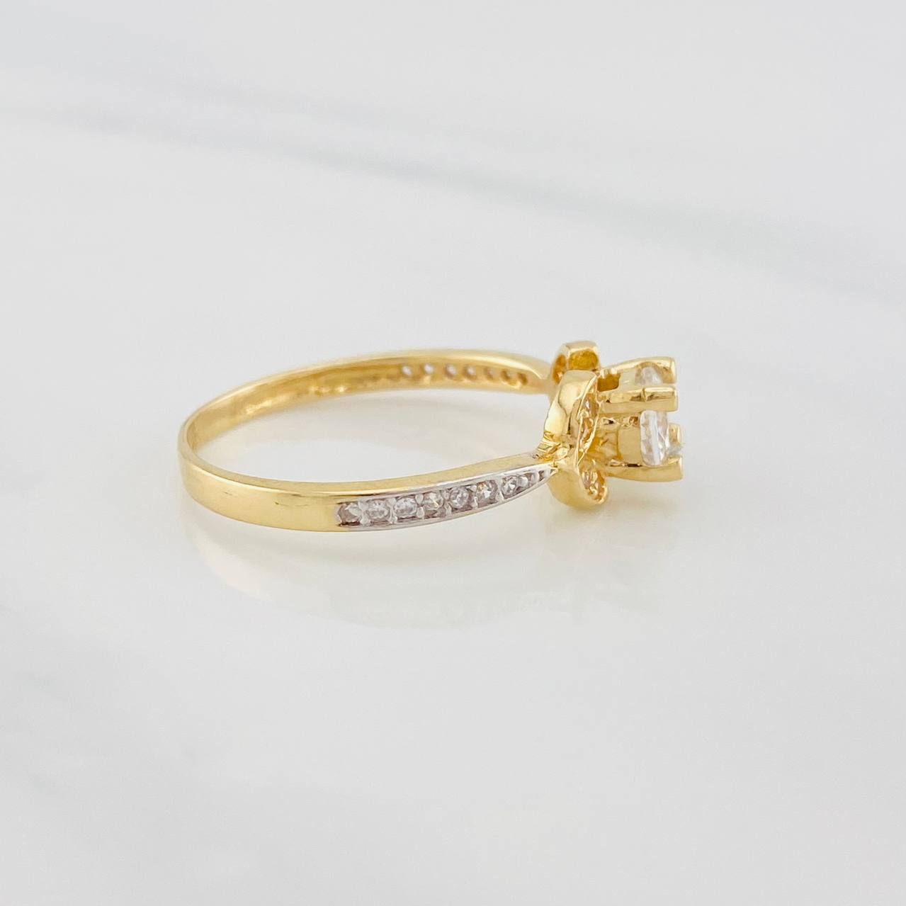 Anillo Solitario Flor 2.4g / T6 3/4 Dos Oros Amarillo Blanco 18K