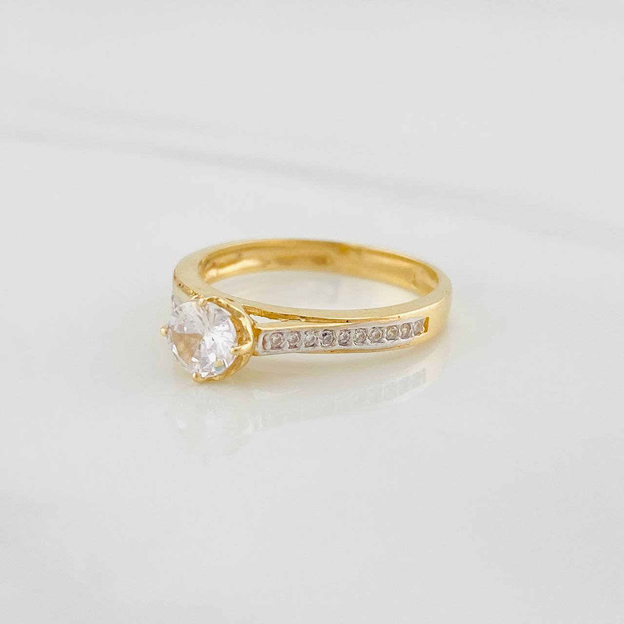 Anillo Solitario Churumbela Corazón 2.55g / T6 Dos Oros Amarillo Blanco 18K