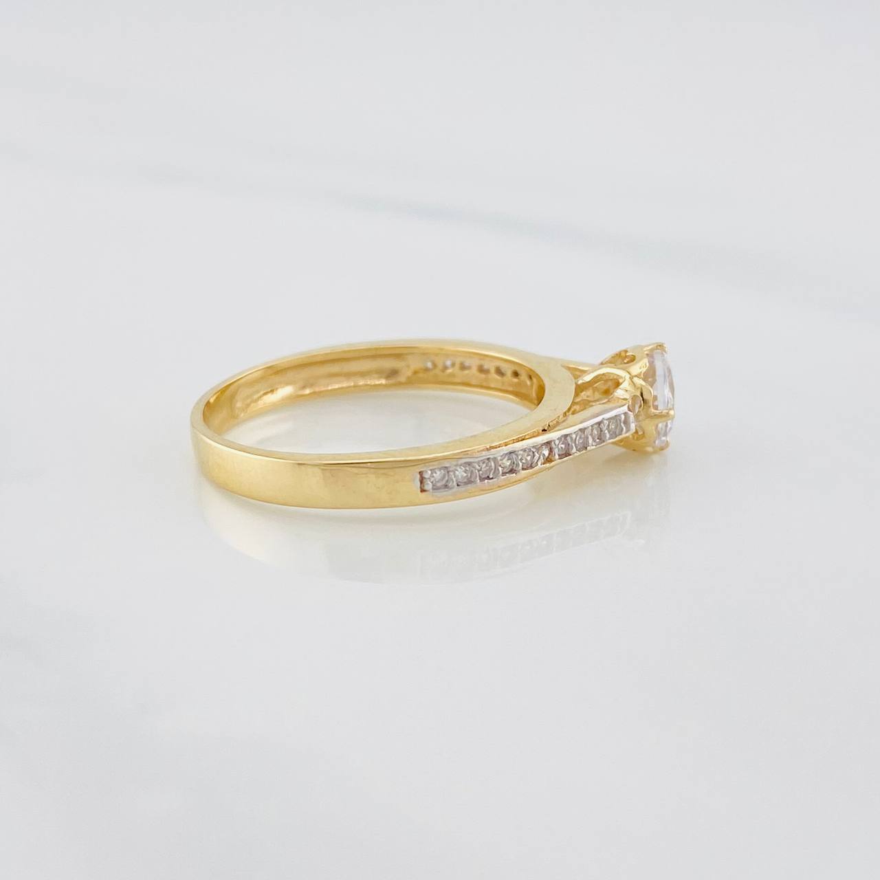 Anillo Solitario Churumbela Corazón 2.55g / T6 Dos Oros Amarillo Blanco 18K