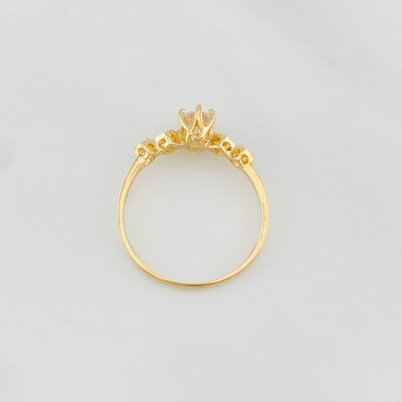 Anillo Solitario Rombos 1.65g / T7 Oro Amarillo 18K