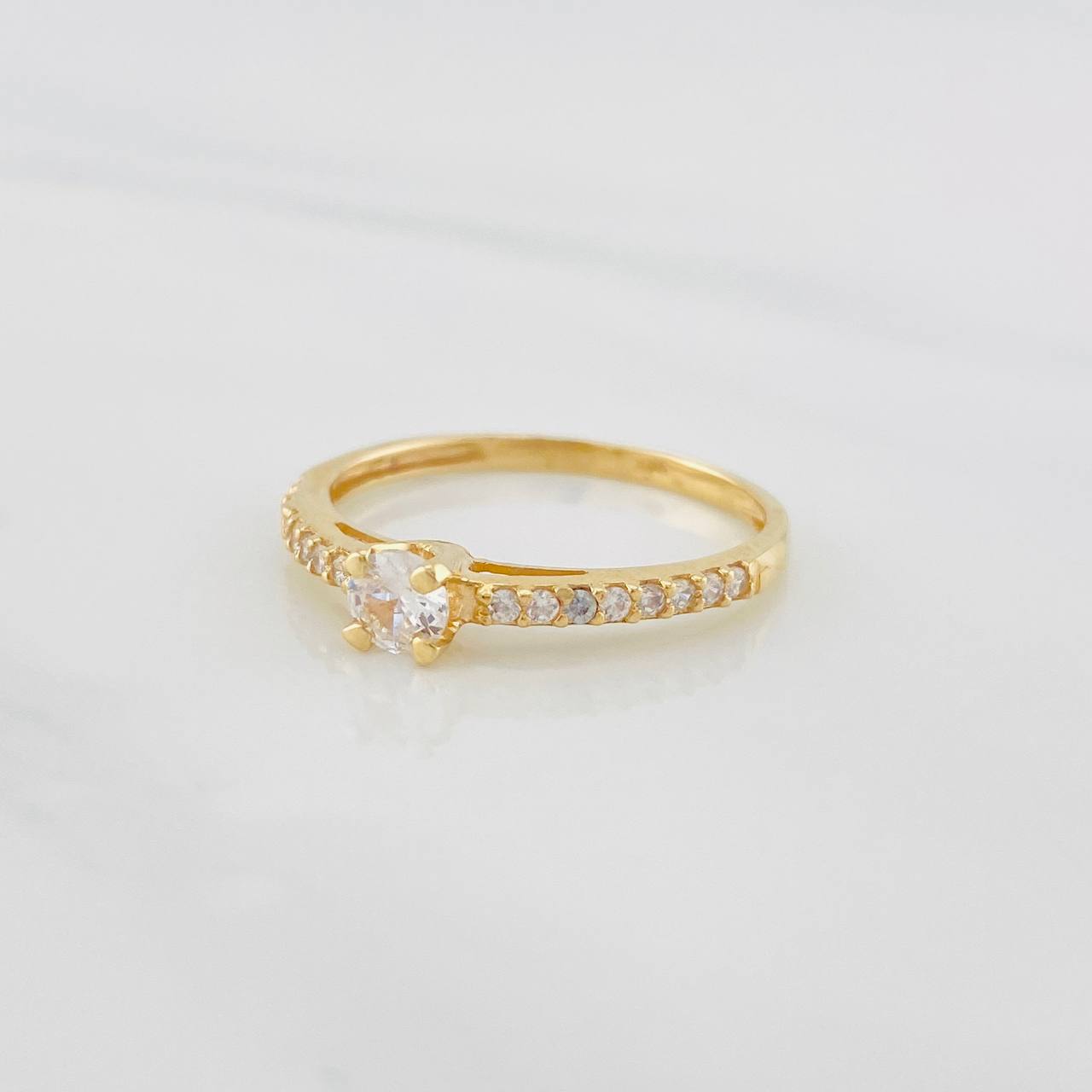Anillo Solitario Churumbela Puente 1.8g / T7 3/4 Oro Amarillo 18K