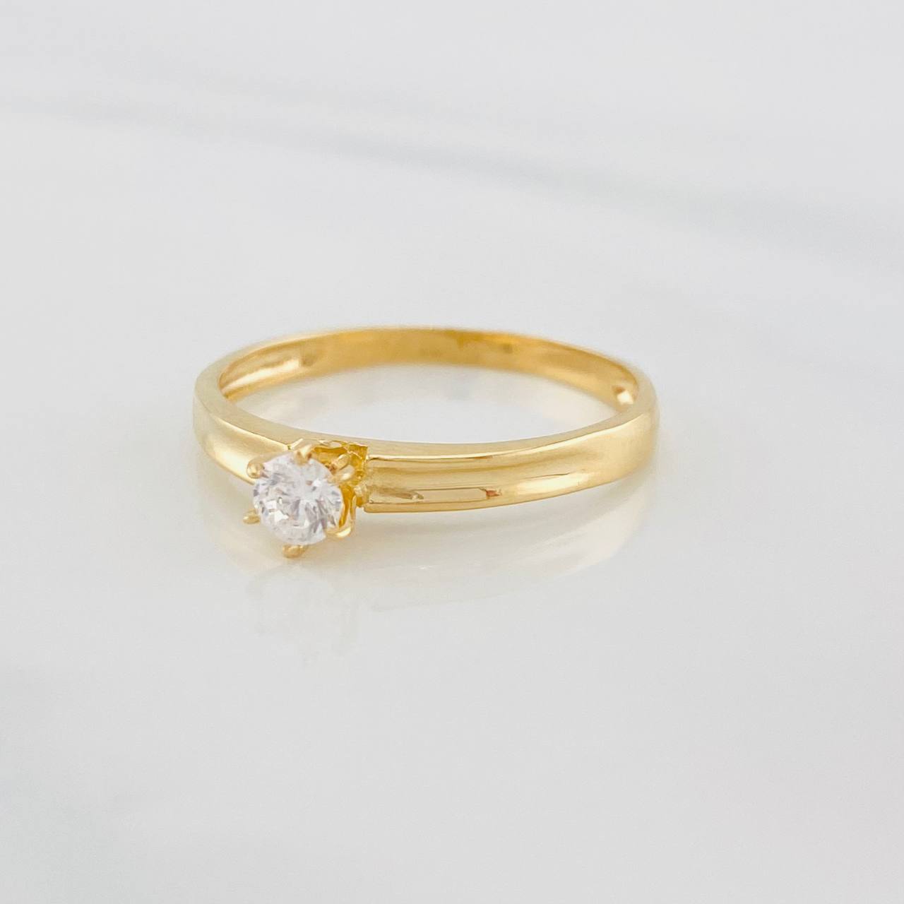 Anillo Solitario 1.6g / T7 1/4 Oro Amarillo 18K